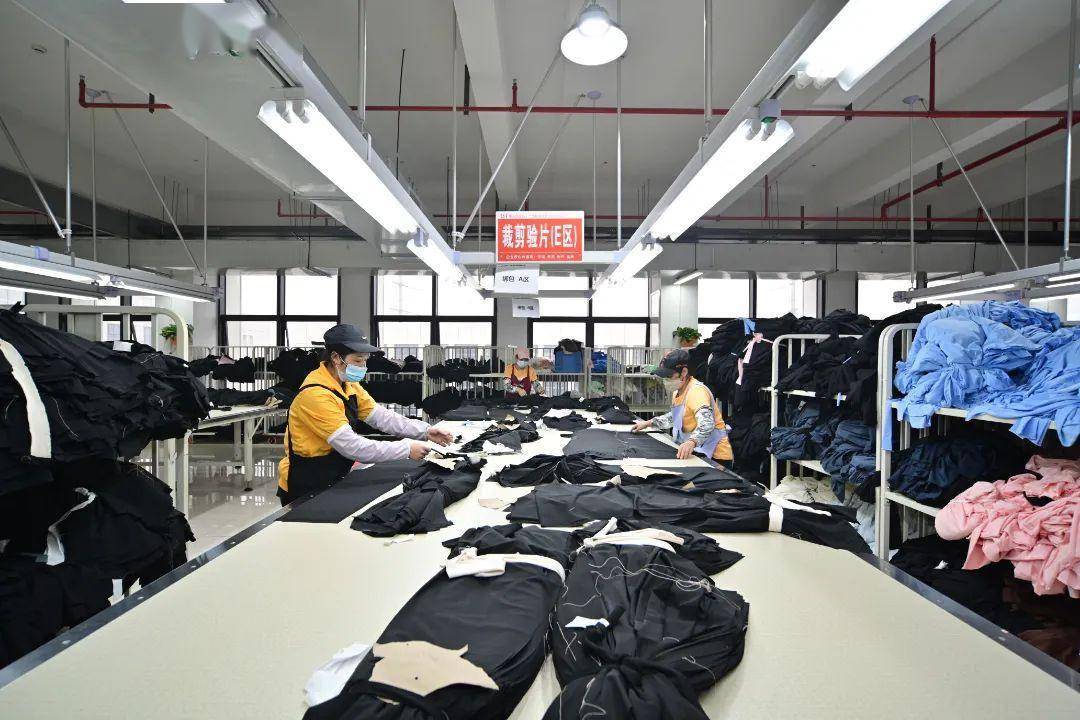 從裁剪到零售，解碼“柳州制造”的硬核實力——柳北工廠透露的產業升級密碼